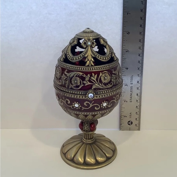Biltmore For Your Home Musical Egg Red with Rotating Red Cardinal Bird Holidays - Picture 2 of 8